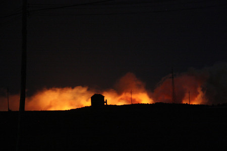 López, Marina - ACN · ID 95518/839564 Les flames, visibles des de lluny incendi vilopriu
